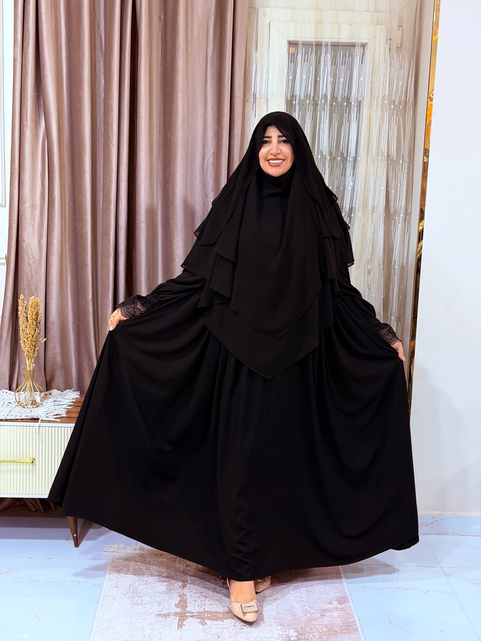 إطلالة محتشمة أنيقة من ياقوت